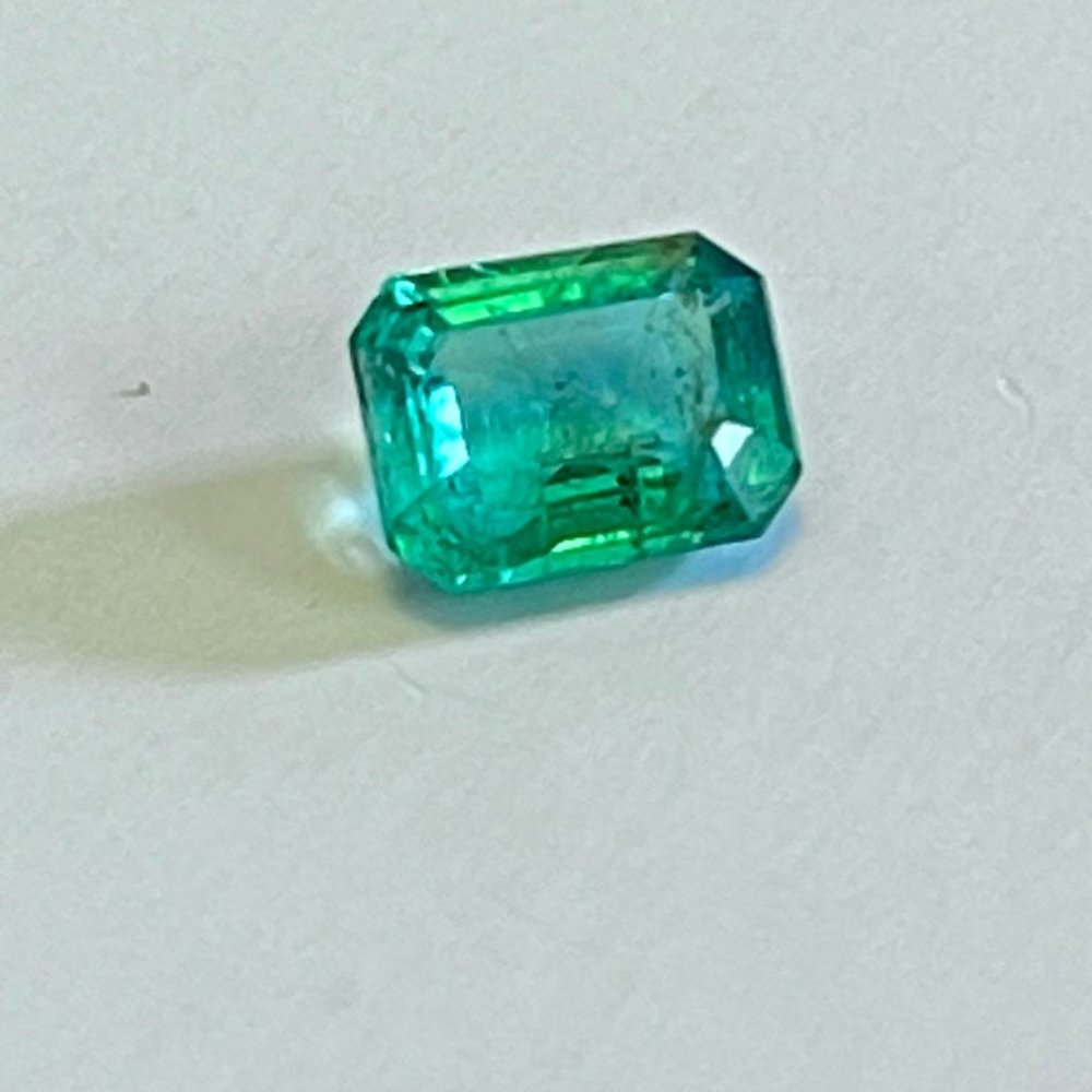Intense Natural Beryl Emerald 1.40 carats! - Picture 3 of 10